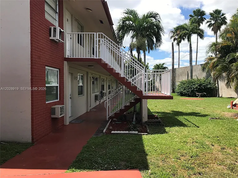 2915 Plunkett St #10D — Photo 19