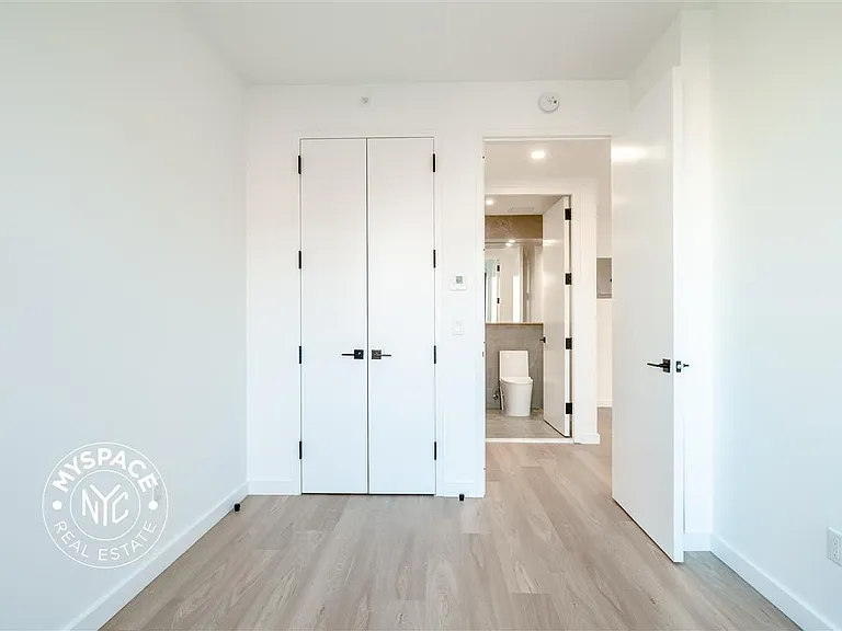650 Madison St #3F — Photo 5