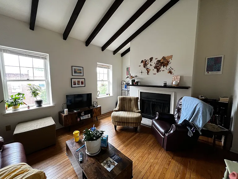 1015 Bainbridge St #3A — Photo 1