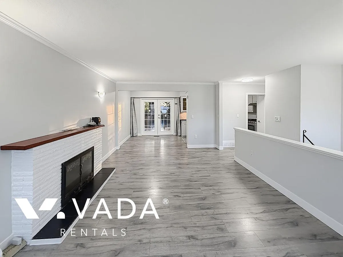 3 BR Upper Level Rental Home 11327 138th St Surrey: VADA — Photo 3