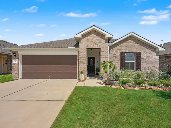 2403 Divot Ln, Navasota, TX 77868