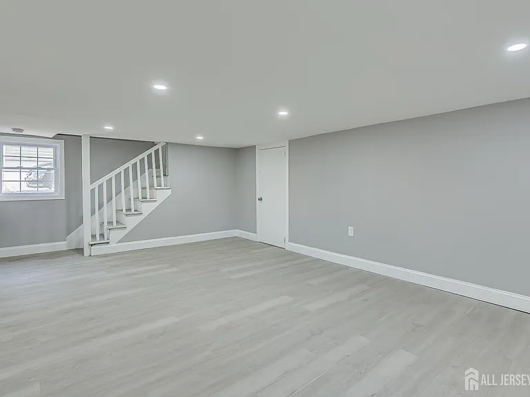 36 2nd Ave #A — Photo 23