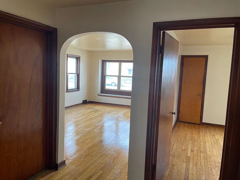 2827 W Bobolink Ave — Photo 3