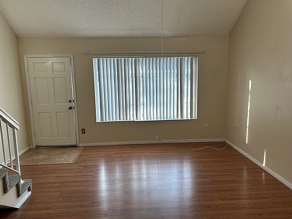 4th image of 807 W Grondahl St APT B