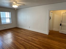 Highland Court Apartments 2181 NW Glisan St Portland OR Zillow