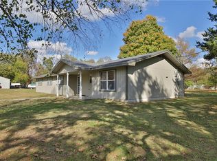 2835 McCann Ln, Rogers, AR 72758