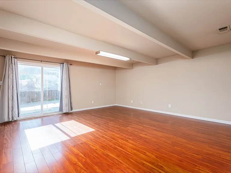 290 Lindley Dr — Photo 10