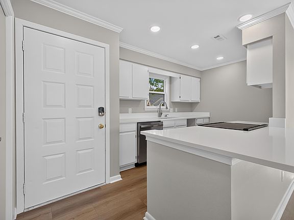 2nd image of 250 Grand Isle Dr APT 3C