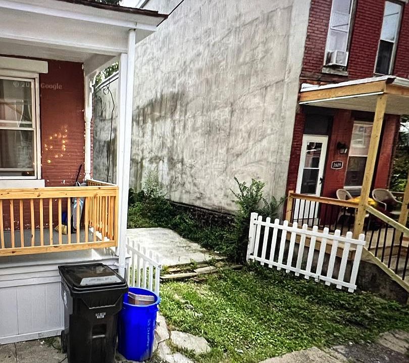 1st image of 1611 Carnation St