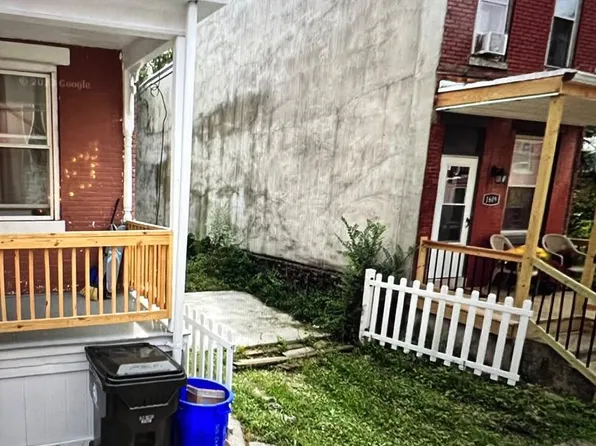 1611 Carnation St, Harrisburg, PA 17103