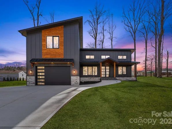 41 Scott Meadows Dr, Asheville, NC 28806