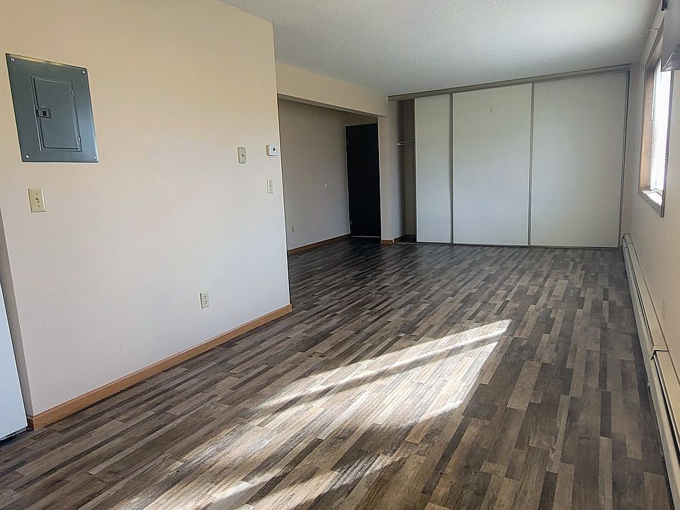 Good sized LR / Dining / Kitchen area. Large closet in LR space!