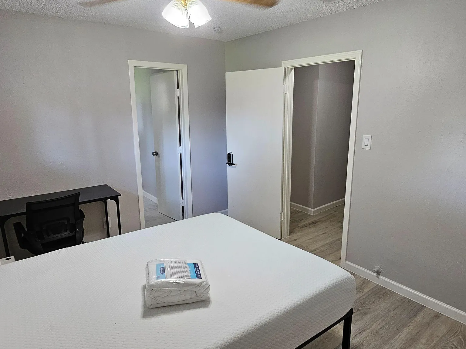 4 bed, 5.0 bath, 2917 sqft, $1,027 — Photo 2