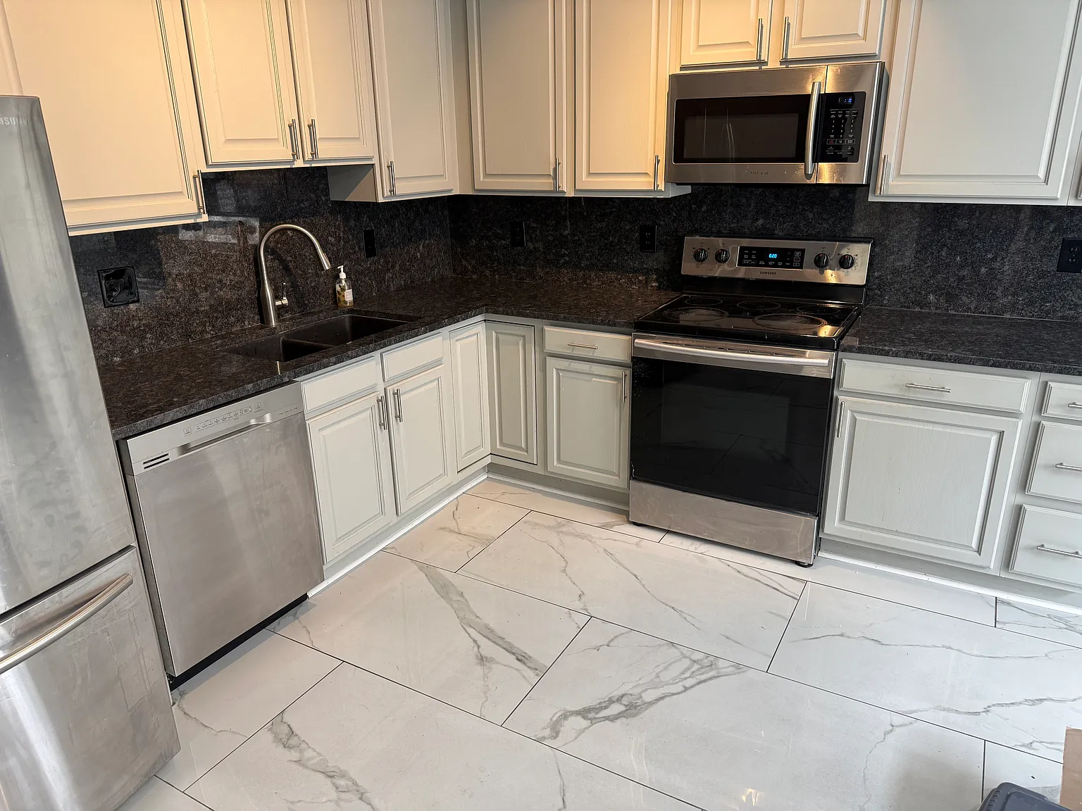 5 bed, 3.5 bath, 2548 sqft, $3,800 — Photo 1