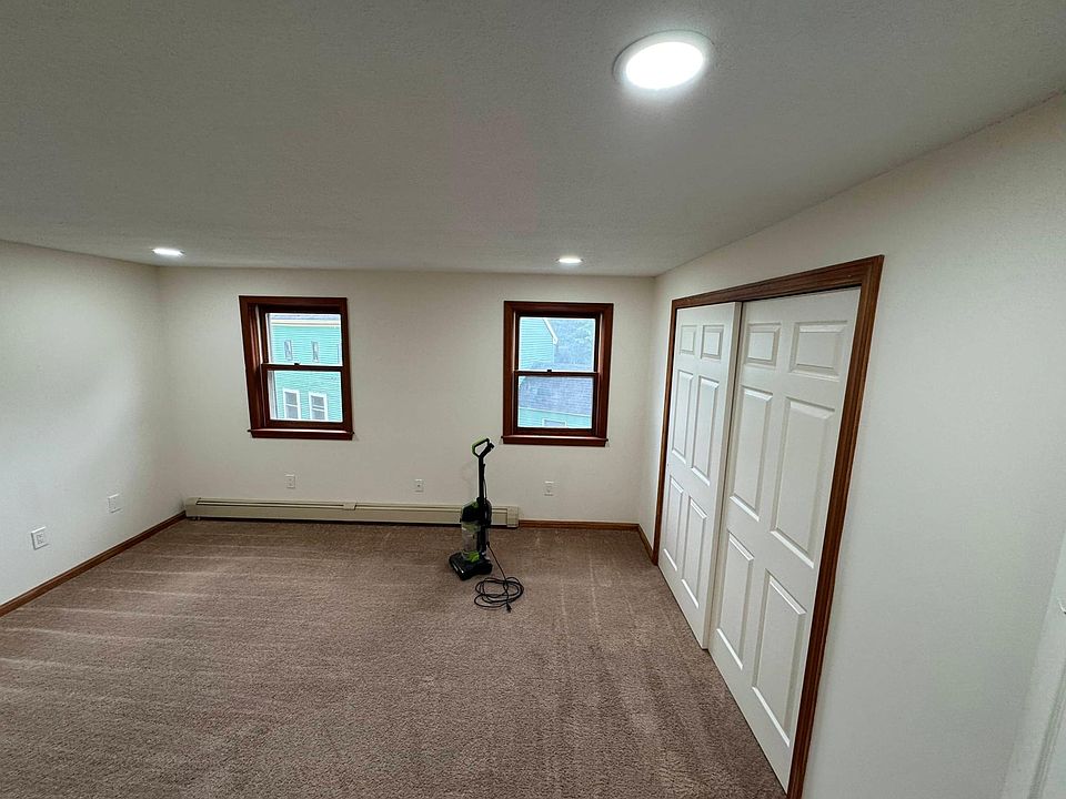 Upstairs Master Bedroom "A"