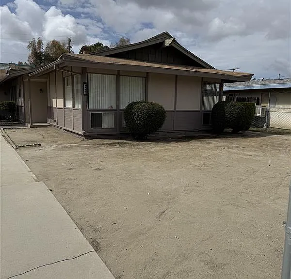 41541 Marine Dr — Photo 29