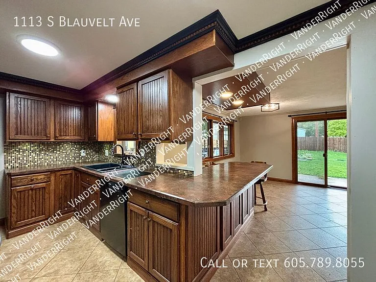 1113 S Blauvelt Ave — Photo 8