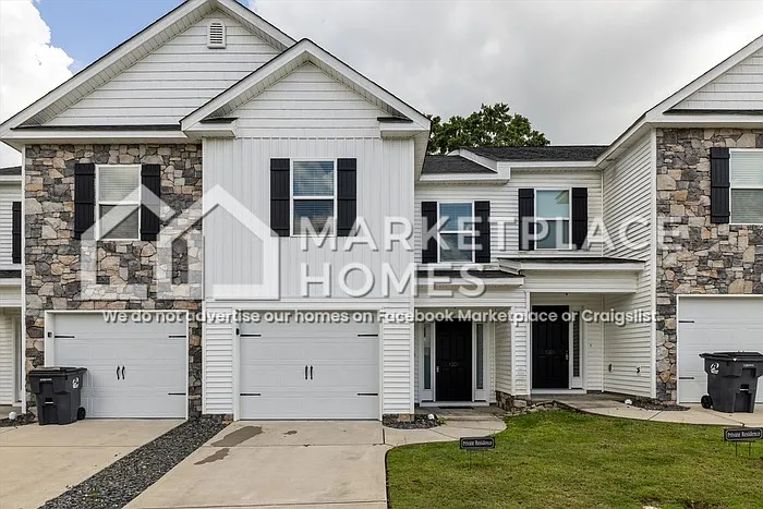 3 bed, 2.5 bath, 1600 sqft, $1,695 — Photo 2