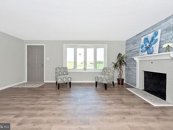 Main Entrance/Living Room