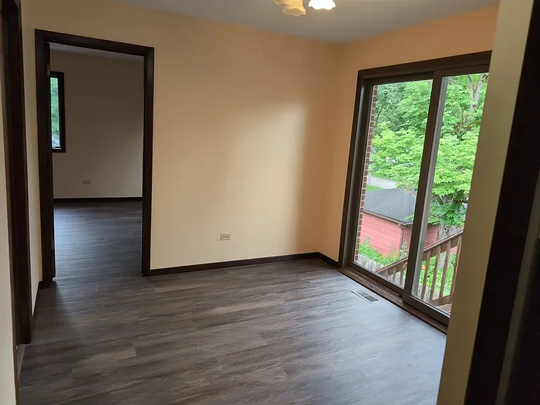 242 W Slade St — Photo 16