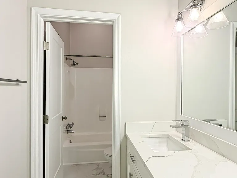 10611 Allenwood Ln — Photo 21