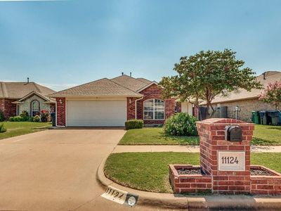 11124 SW 8th St, Yukon, OK, 73099