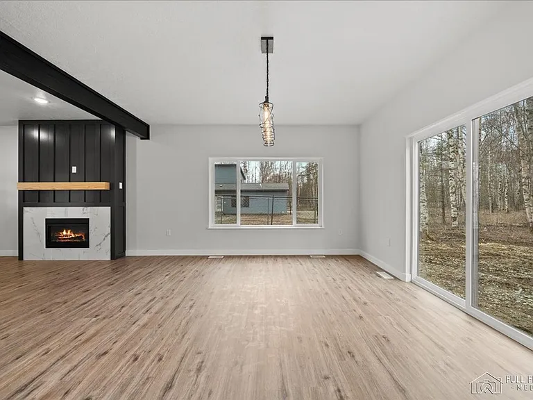 7442 N Paw St — Photo 50
