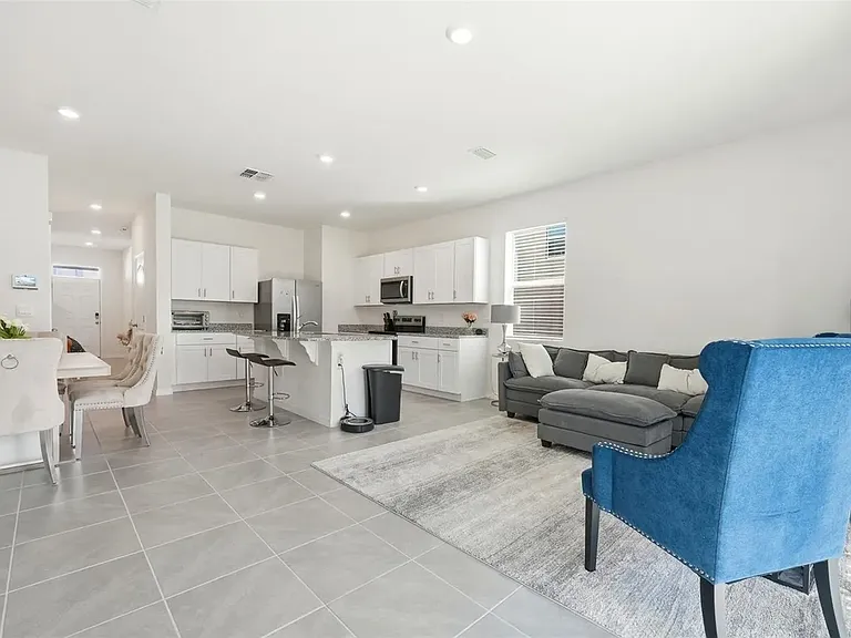 1503 Isleta Loop — Photo 3