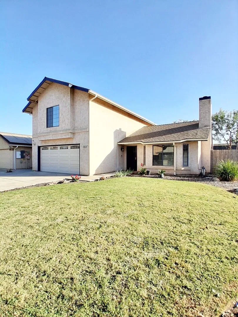 Move-in Special: Half Off the 1st Month's Rent! Bright 3-Bedroom Fresno Home with Spacious Backyard — Photo 3