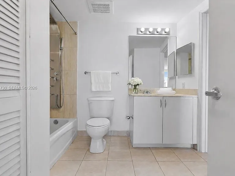 1750 N Bayshore Dr #3811 — Photo 6