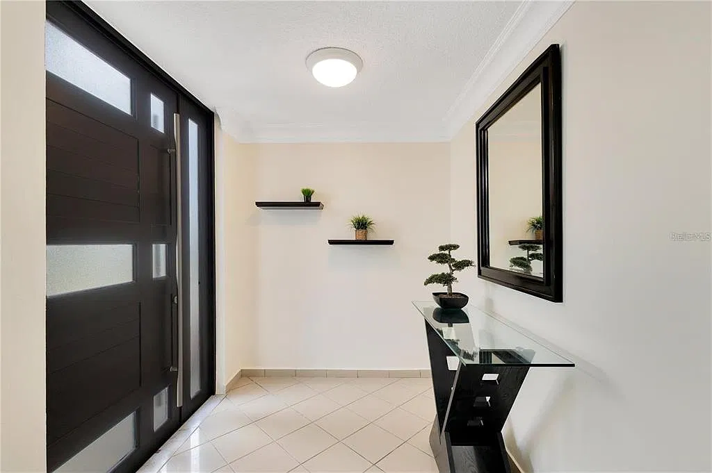 3 bed, 2.5 bath, 2400 sqft, $3,000 — Photo 4