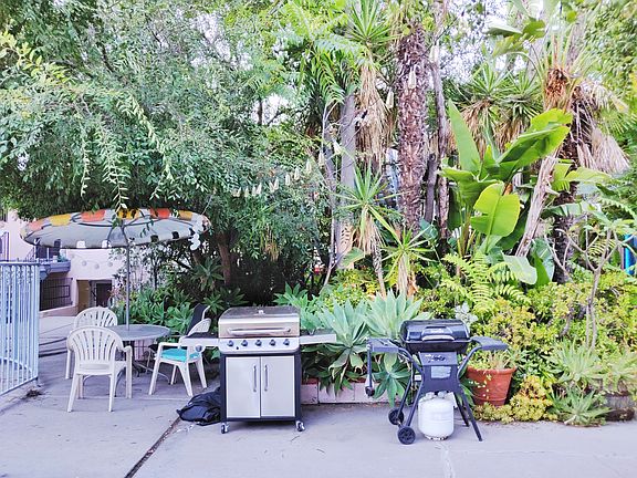 5th image of 12737 Moorpark St #16