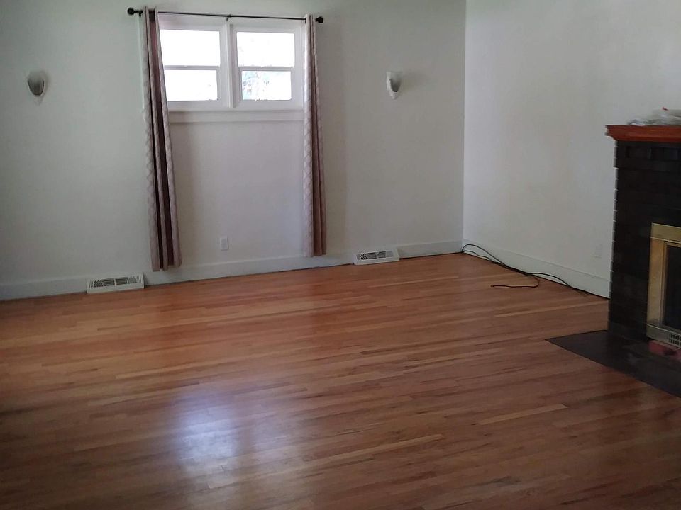 2nd image of 3848 Carlile Ave