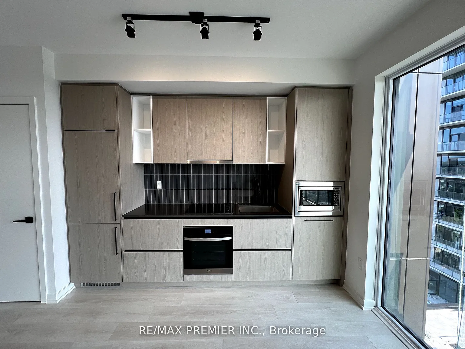 2 bed, $2,300 — Photo 3