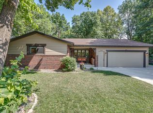 5889 Indian Ridge Cir SE, Prior Lake, MN 55372