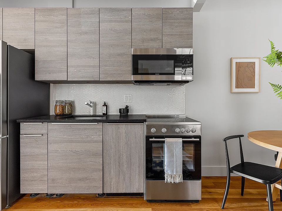1st image of 153 Chauncey St APT 3C