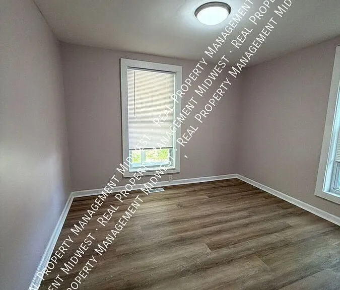 2504 Forest Home Ave — Photo 15
