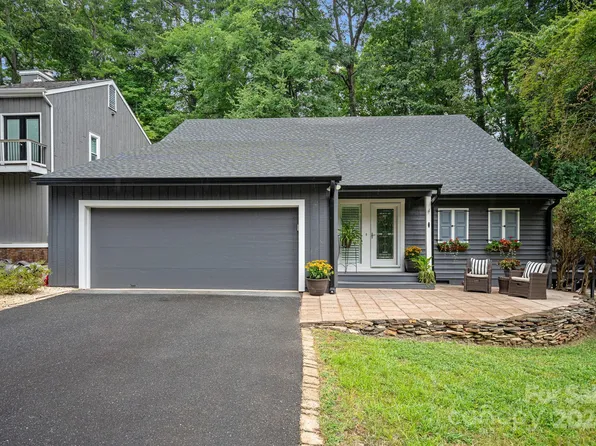 3 Turtle Ln, Clover, SC 29710