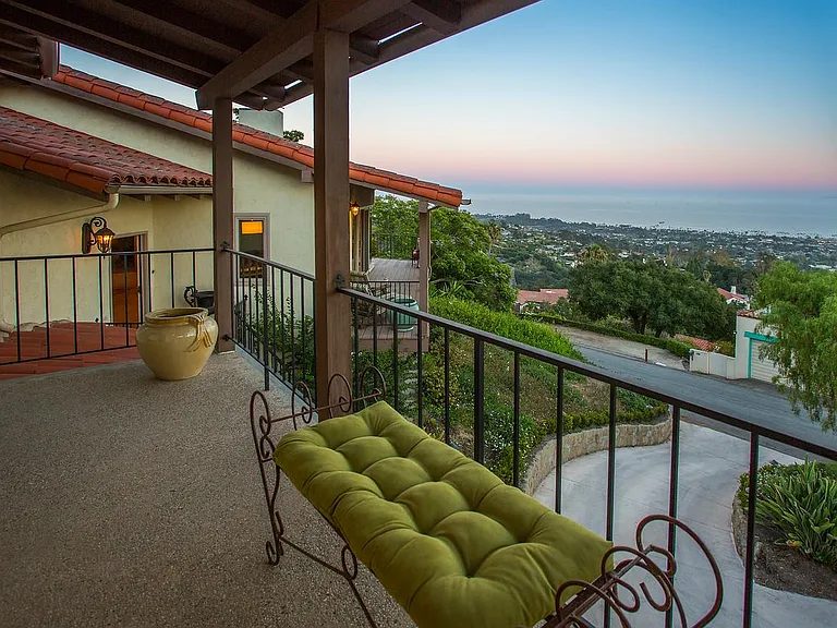 Enjoy the unobstructed stunning ocean view/pier/channel island views