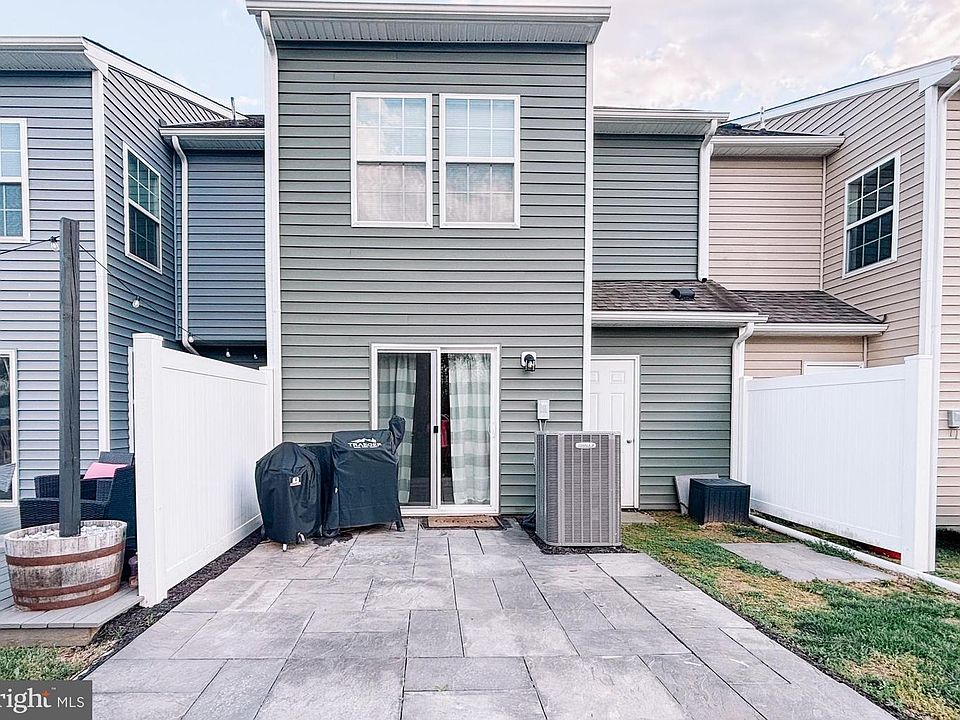 2nd image of 604 Thumper Dr