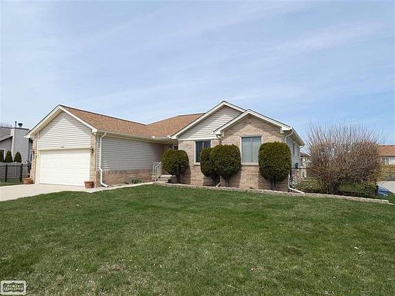 2nd image of 31035 Blue Heron Dr