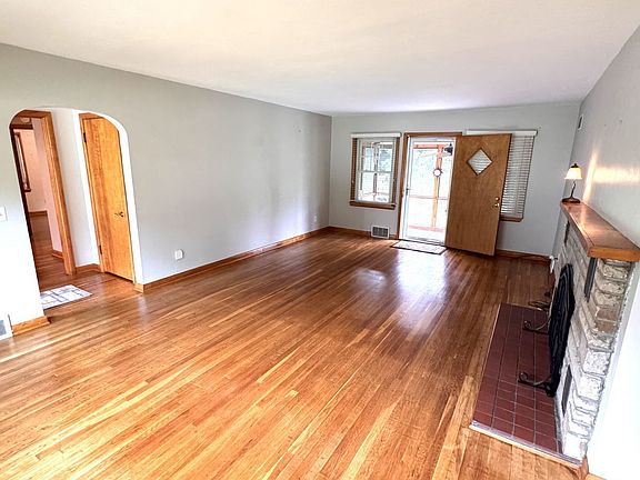 4th image of 19 Pomeroy Rd