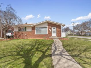 13210 Spruce St, Southgate, MI 48195