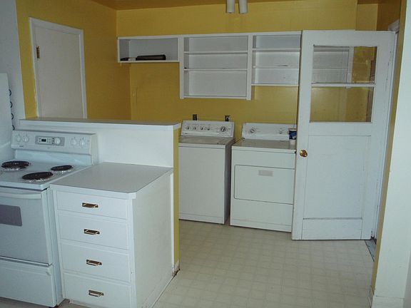 kitchen/laundry