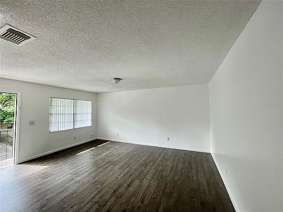 4th image of 501 W Ohio Ave #12