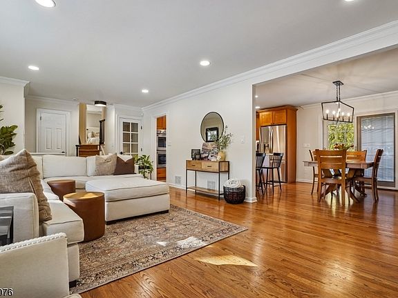 5th image of 1 Briarcliff Rd