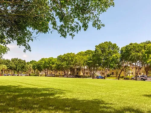 Naples 701 Apartments Photo 1