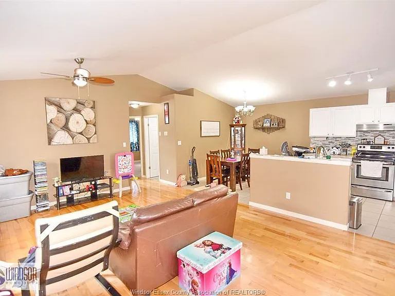 1003 Silverdale Dr #UPPER — Photo 22