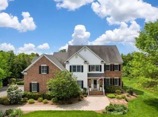 33 Southgate Dr, Annandale, NJ 08801