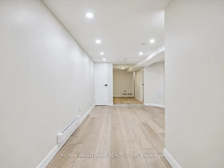112 Claremont St #BASEMENT — Photo 8